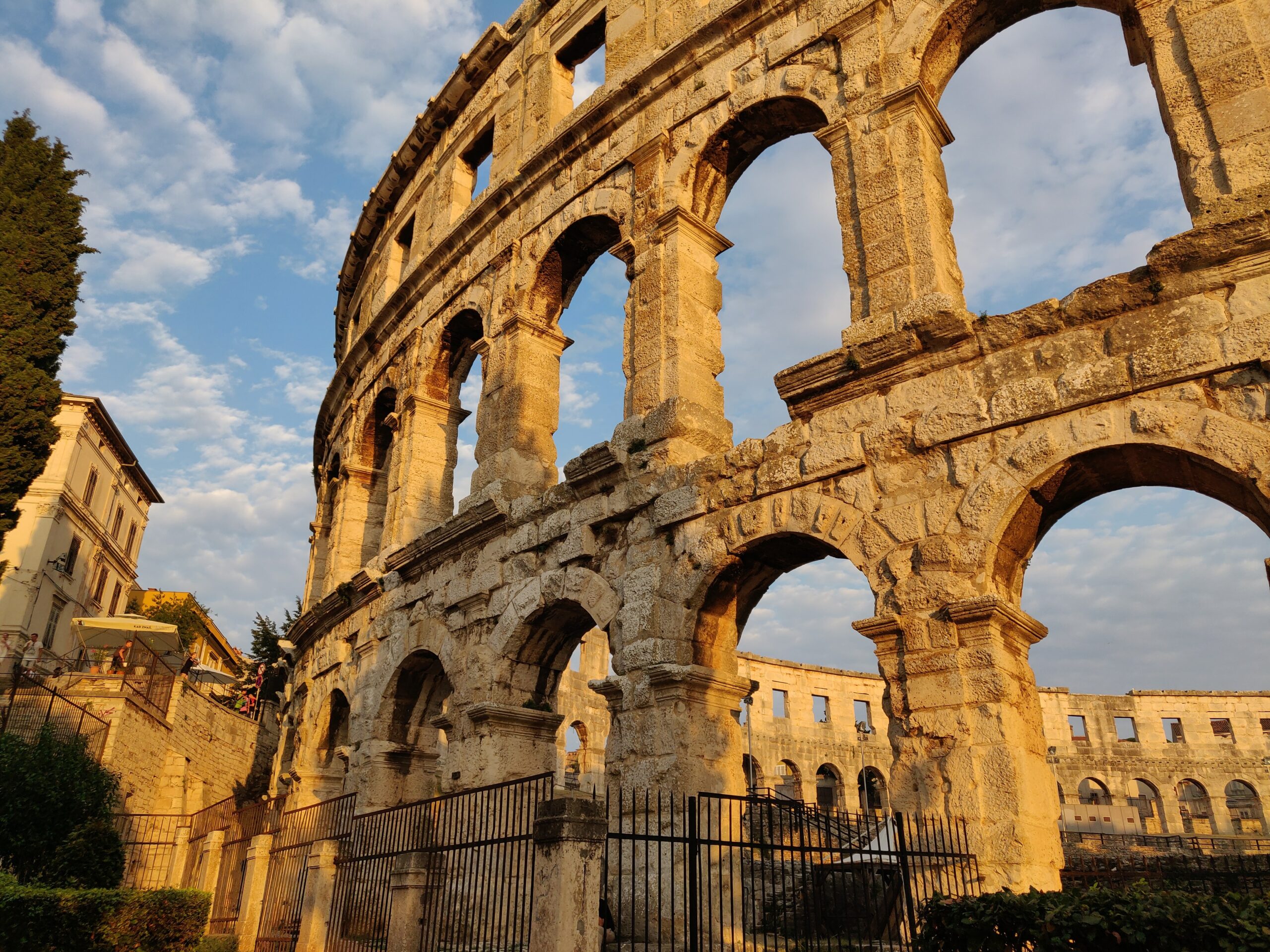 Amphittheater in Pula bei Sonnenuntergang