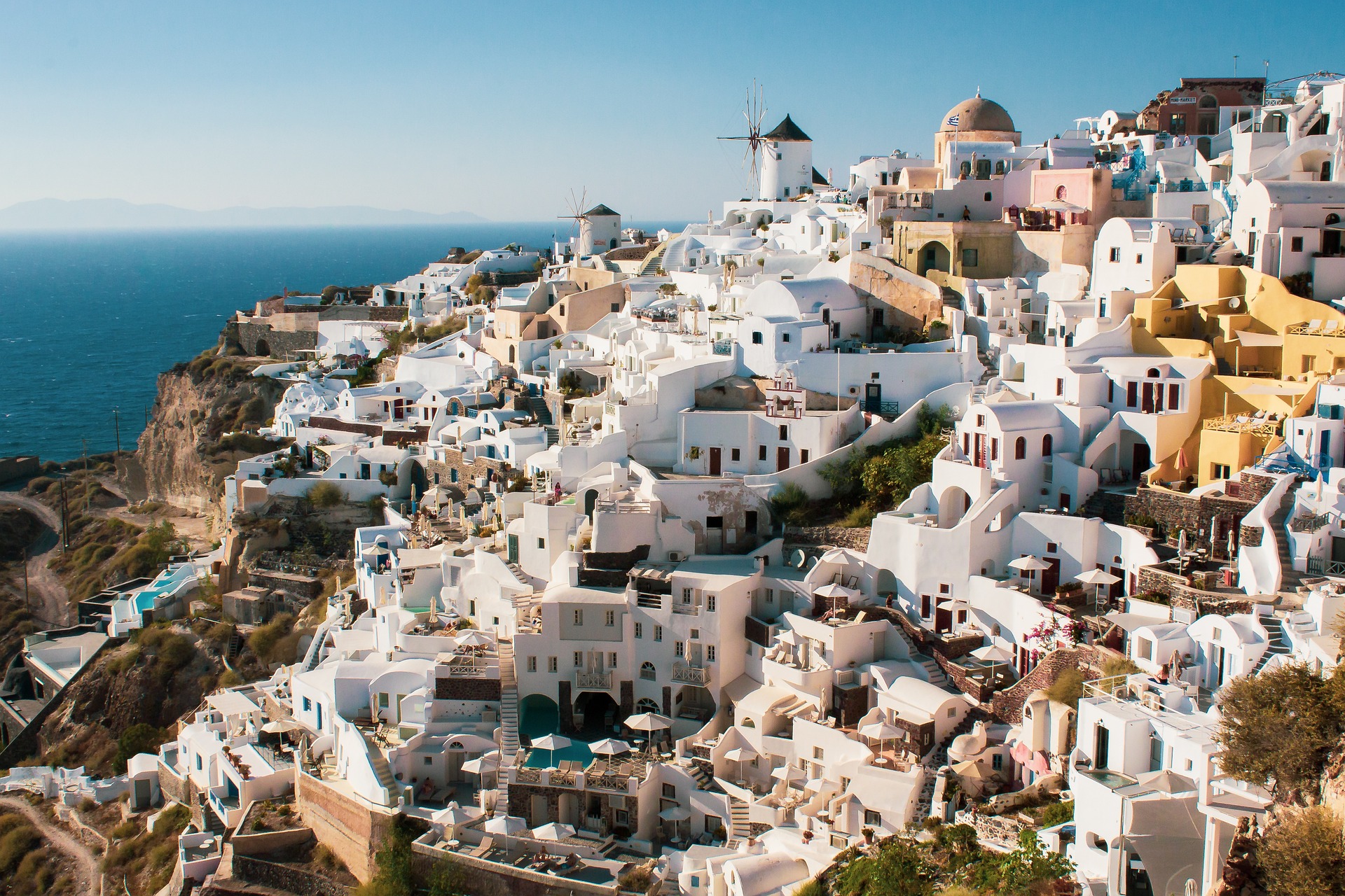 Santorini, eine der bekanntesten Städte Griechenlands Typisch weiße Häuser auf Santorini